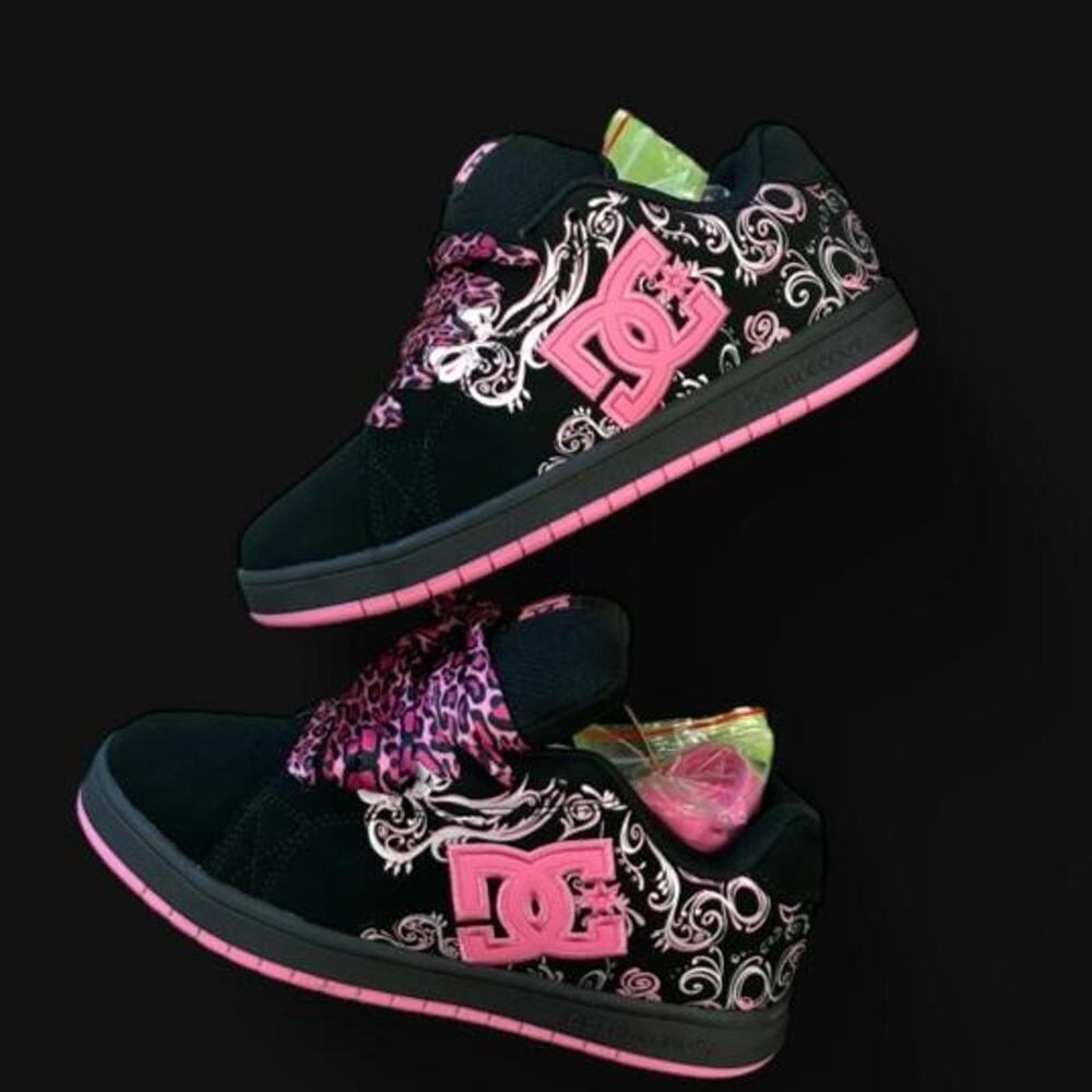 Dc shoes pixie graphic